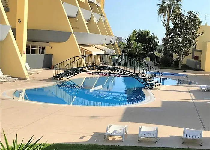 Sun & Sea, Meia Lagos