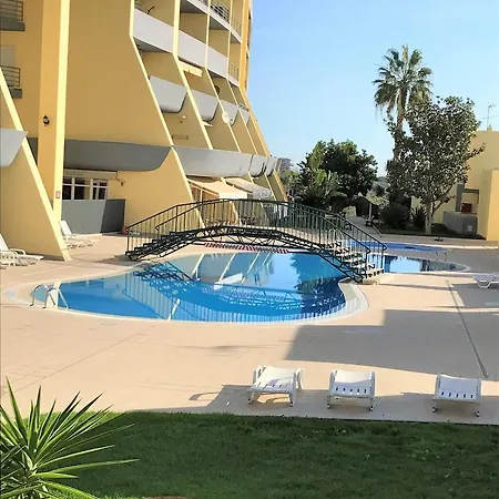 Sun & Sea, Meia Lagos